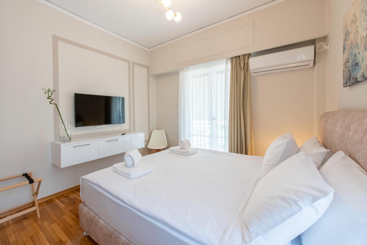 Medluxe Luxury Apartment ! Атина Екстериор снимка