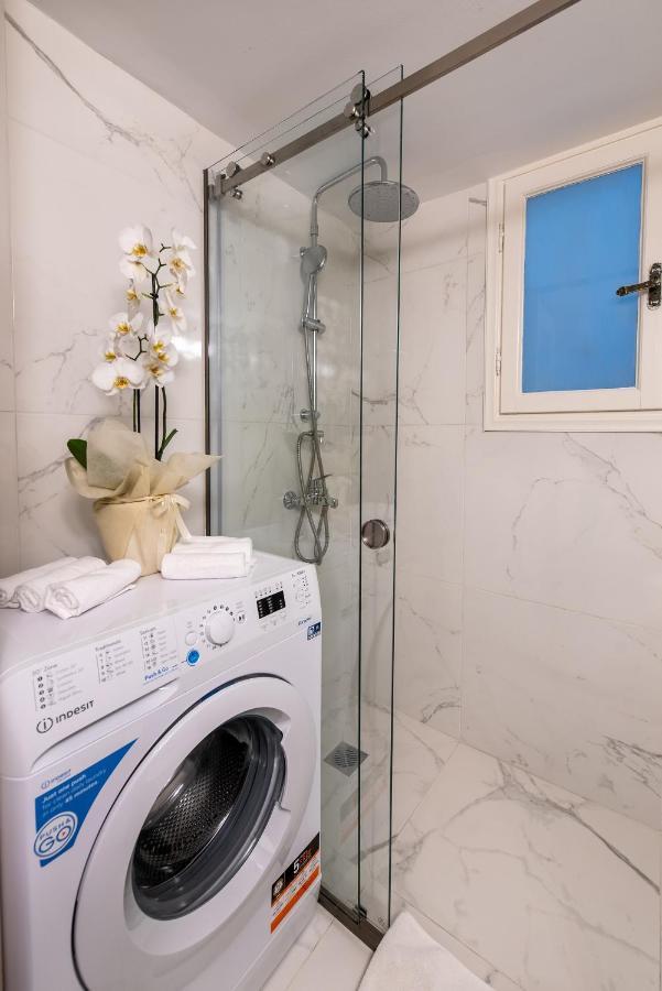 Medluxe Luxury Apartment ! Атина Екстериор снимка