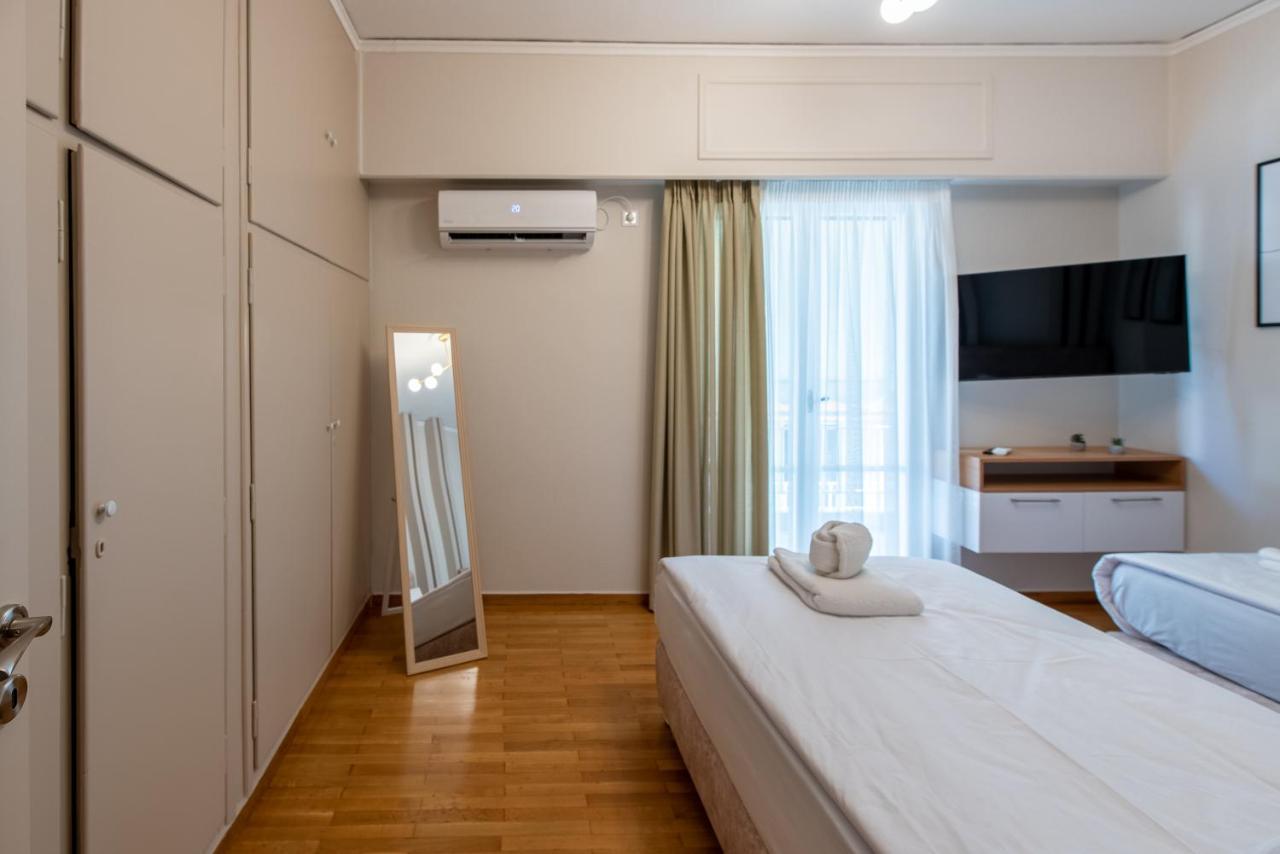 Medluxe Luxury Apartment ! Атина Екстериор снимка