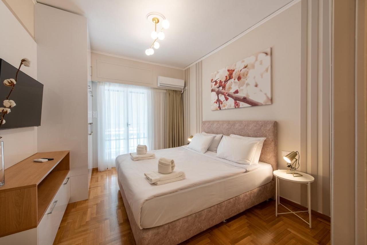Medluxe Luxury Apartment ! Атина Екстериор снимка