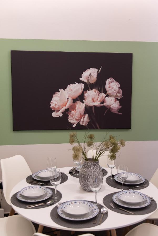 Medluxe Luxury Apartment ! Атина Екстериор снимка