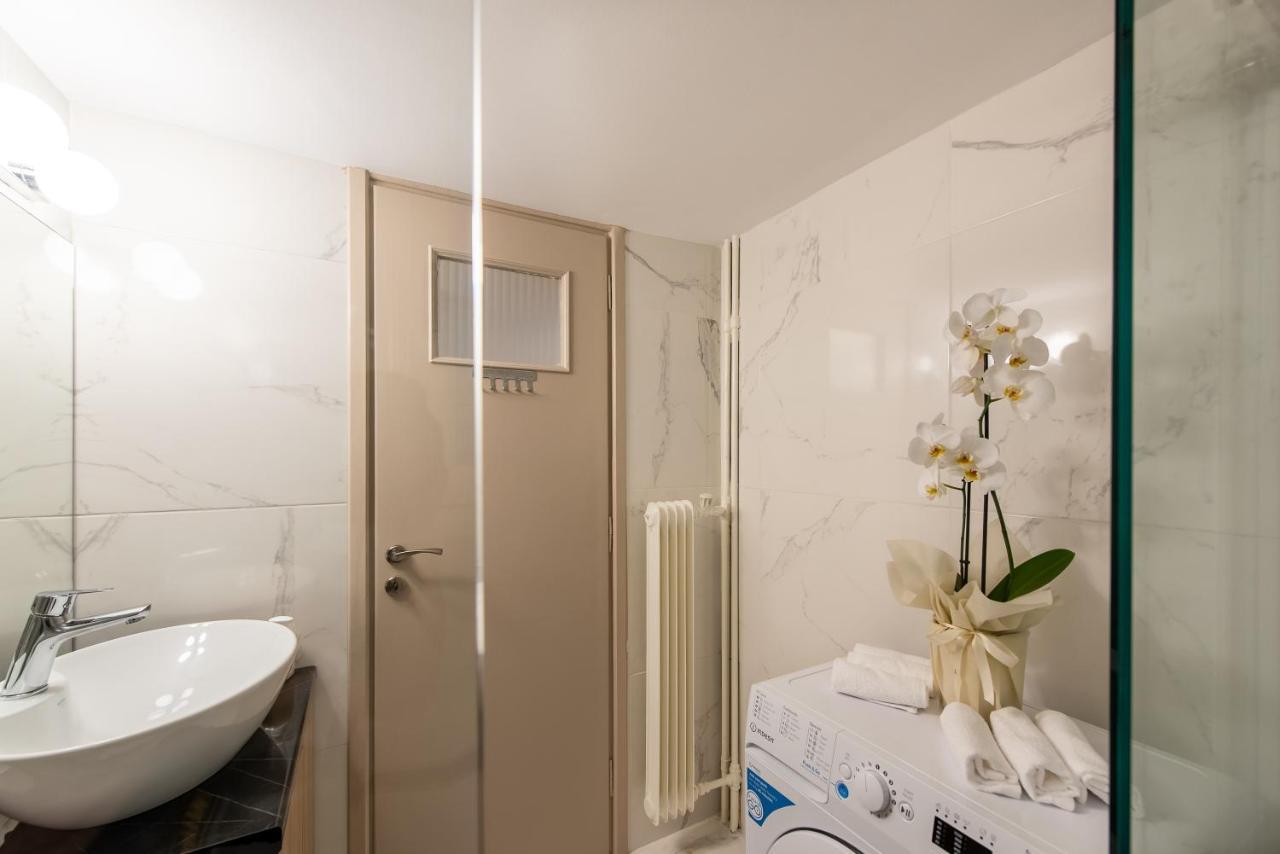Medluxe Luxury Apartment ! Атина Екстериор снимка