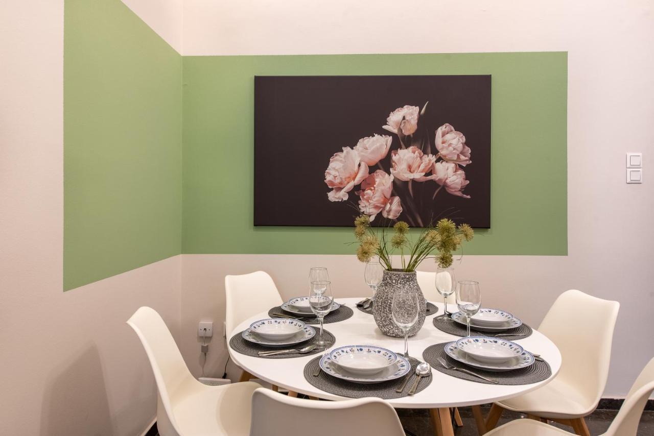 Medluxe Luxury Apartment ! Атина Екстериор снимка