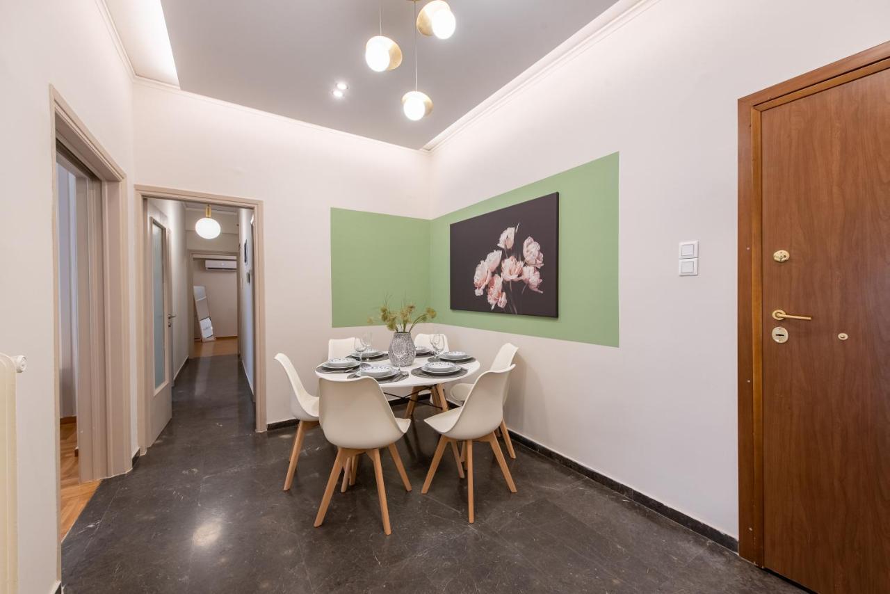 Medluxe Luxury Apartment ! Атина Екстериор снимка